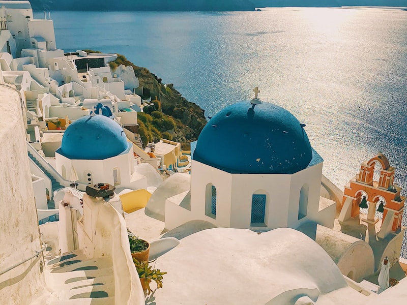 Whitewashed buildings overlooking the Santorini caldera